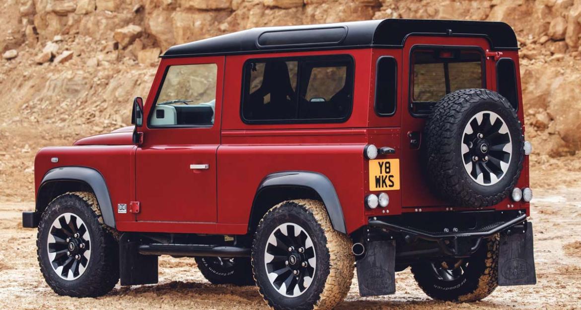 Αναστήθηκε το Land Rover Defender (pics & vid)