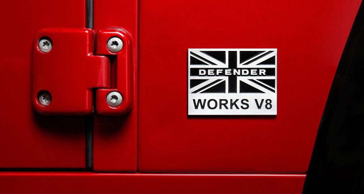 Αναστήθηκε το Land Rover Defender (pics & vid)