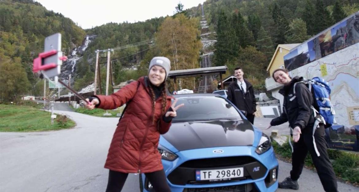 Γιατί ένα ταξί έγινε αξιοθέατο στη Νορβηγία (pics & vid)