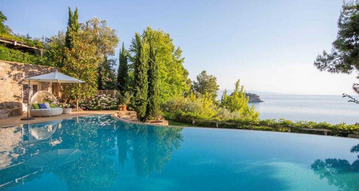 Αιγαιοπελαγίτικο «διαμάντι» στη Σκιάθο αξίας 9 εκατ. (pics)