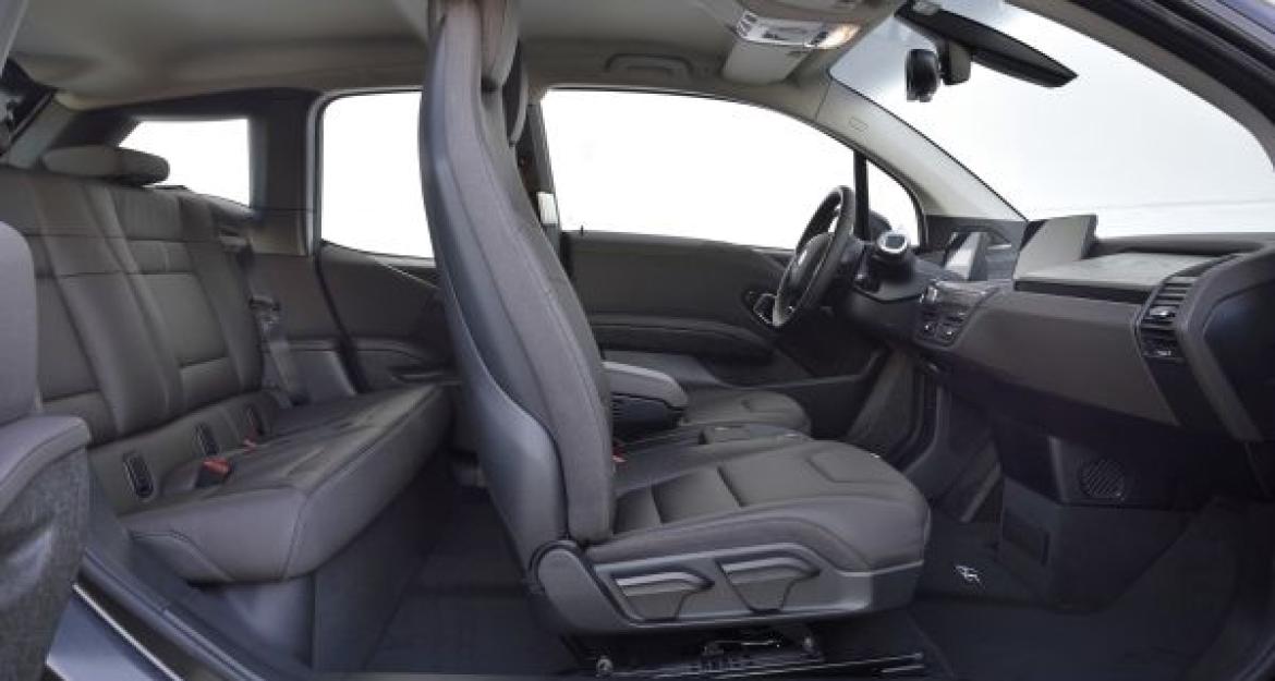 Φρεσκάρισμα και σπορ έκδοση για την BMW i3 (pics & vid)