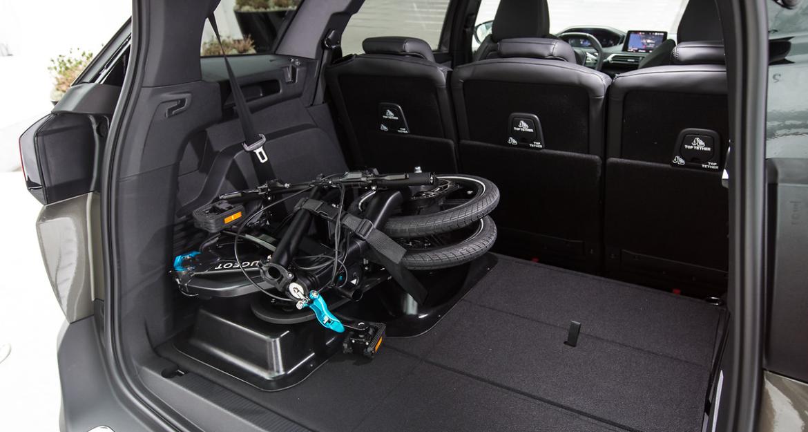 Peugeot 5008: Παντού με τα πάντα (pics & vid)