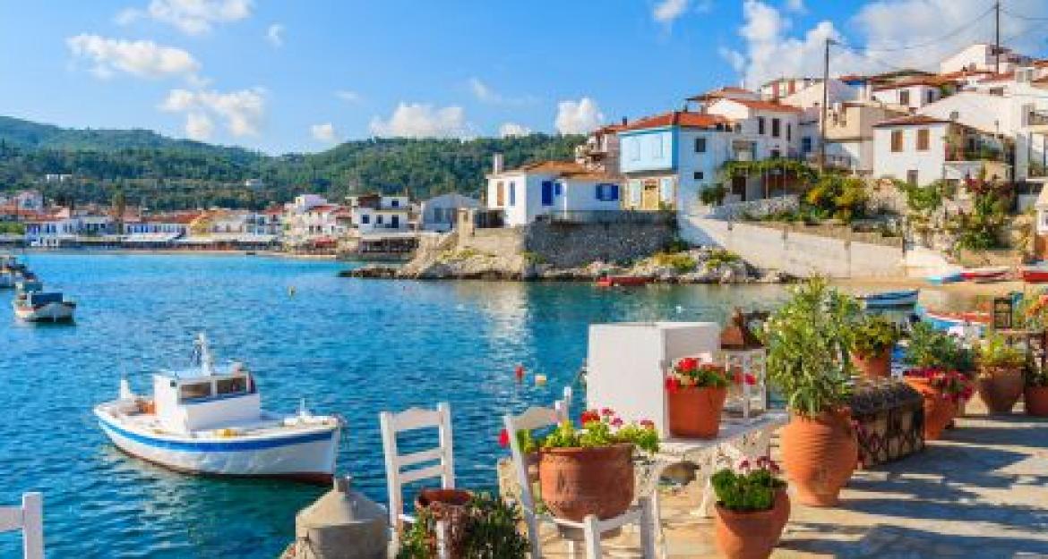 Διακοπές στην «Ελλάδα της κρίσης» προσφέρει η Guardian