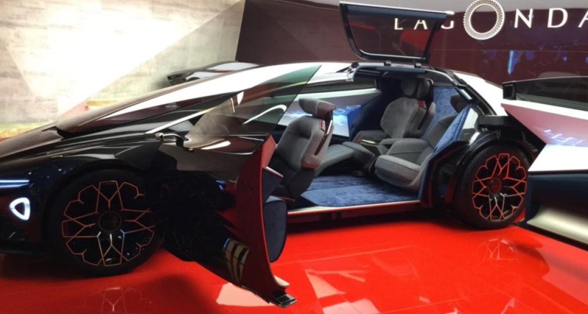 H «διαστημική» Aston Martin μας ταξιδεύει στο μέλλον (pics)