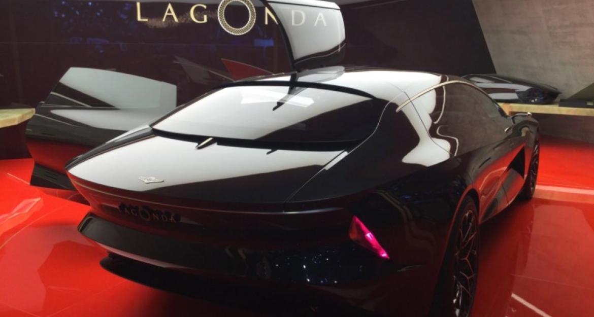 H «διαστημική» Aston Martin μας ταξιδεύει στο μέλλον (pics)