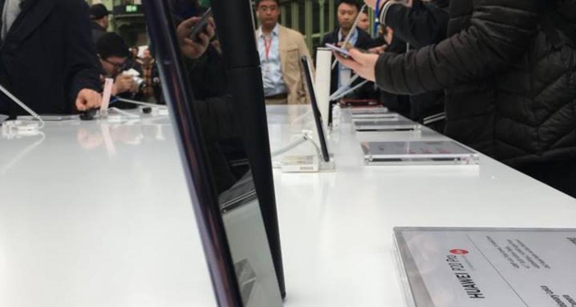 Αυτή είναι η νέα ναυαρχίδα της Huawei με την κάμερα των 40 MP (pics)