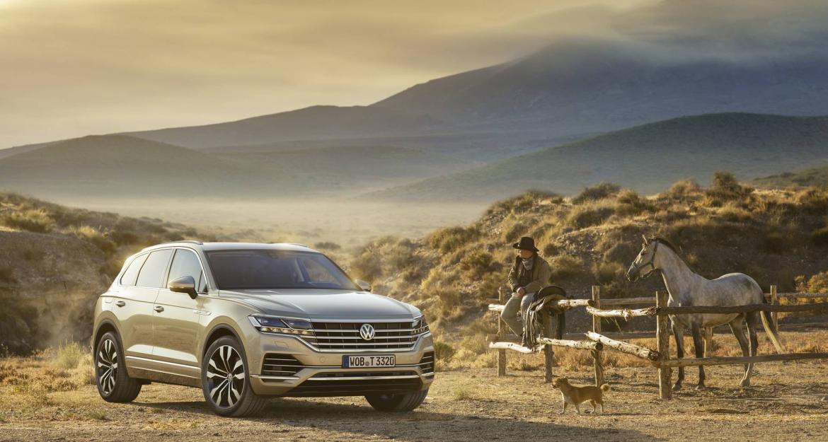 Περισσότερη τεχνολογία, λιγότερο βάρος για το νέο VW Touareg (pics & vid)