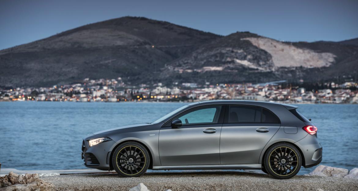 Ποθητή και «έξυπνη» η νέα Mercedes A-Class (pics & vid)