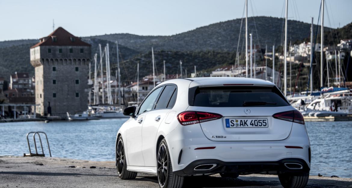 Ποθητή και «έξυπνη» η νέα Mercedes A-Class (pics & vid)