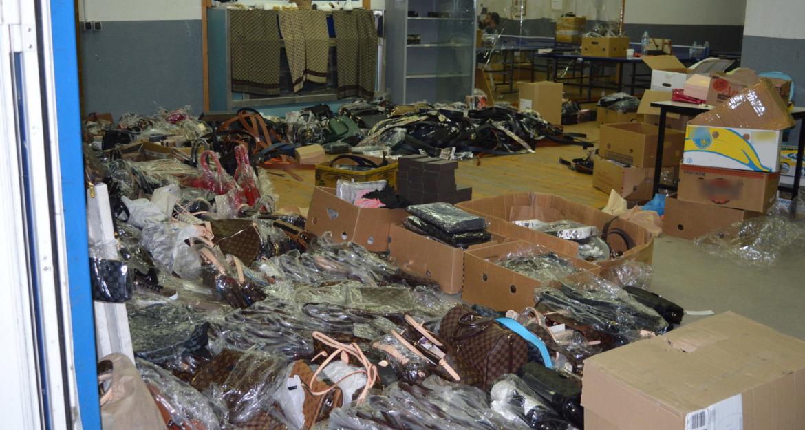 Συλλήψεις για εμπόριο προϊόντων - «μαϊμού» στην Ξάνθη (pics)