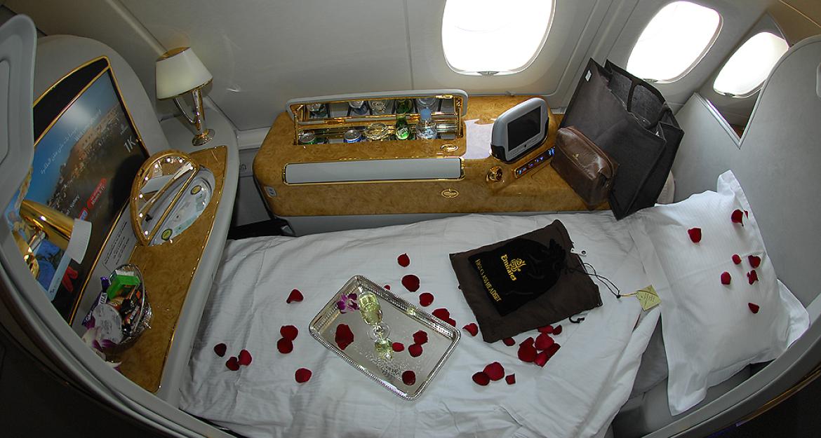 H διώροφη ναυαρχίδα Α380 της Emirates επιστρέφει στην πτήση Αθήνα - Ντουμπάι