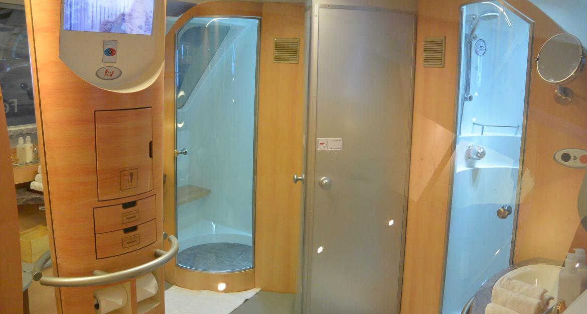 H διώροφη ναυαρχίδα Α380 της Emirates επιστρέφει στην πτήση Αθήνα - Ντουμπάι