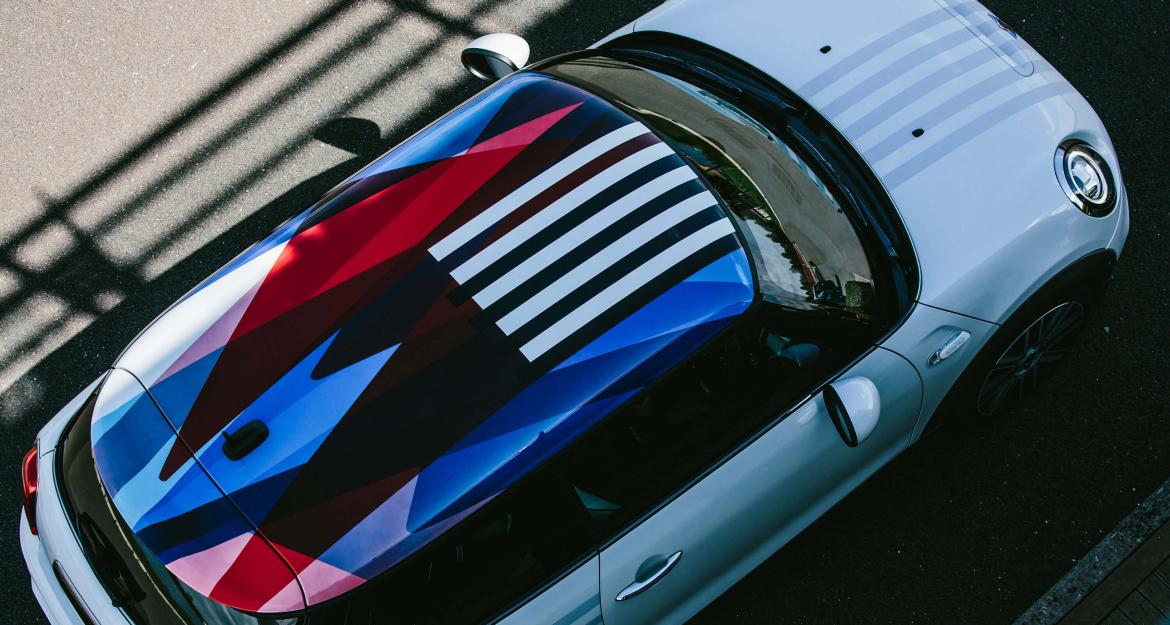 MINI δώρο σε Πρίγκιπα Χάρι και Μέγκαν Μαρκλ για τον γάμο τους!