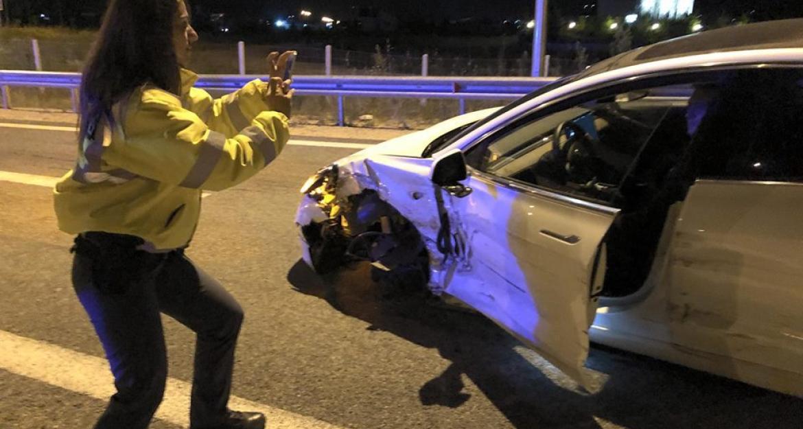 To πρώτο ατύχημα με Tesla στην Ελλάδα (pics)