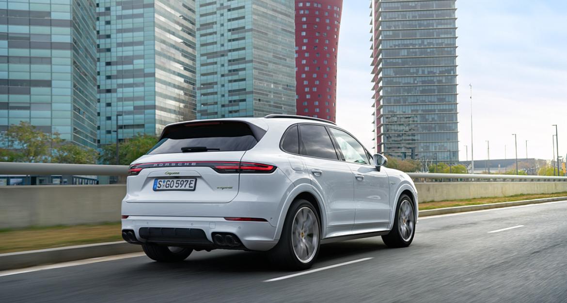 Υβριδική εκδοχή 462 ίππων για την Porsche Cayenne!