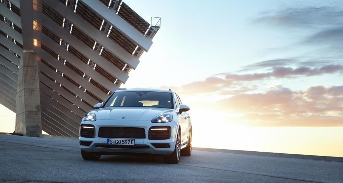 Υβριδική εκδοχή 462 ίππων για την Porsche Cayenne!