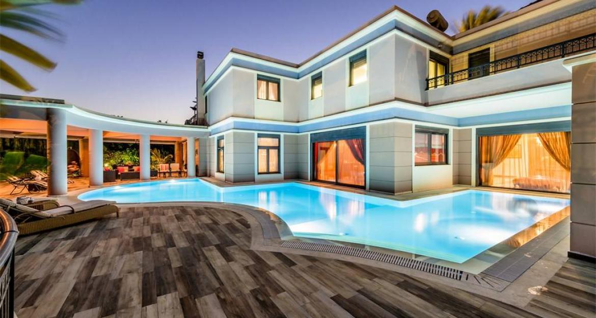 Βίλα – όνειρο 3,5 εκατ. στη Ρόδο (pics)