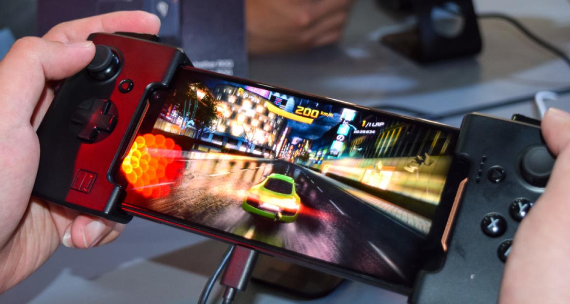 Νέo smartphone αφιερωμένο στους gamers «δια χειρός» Asus 