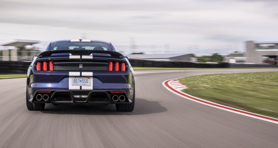 Ford Mustang Shelby GT350: Πειρασμός 526 ίππων! (pics)