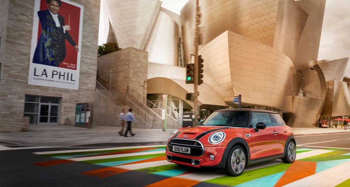 Διαθέσιμο με τιμή από 19.740 ευρώ το ανανεωμένο MINI (pics)