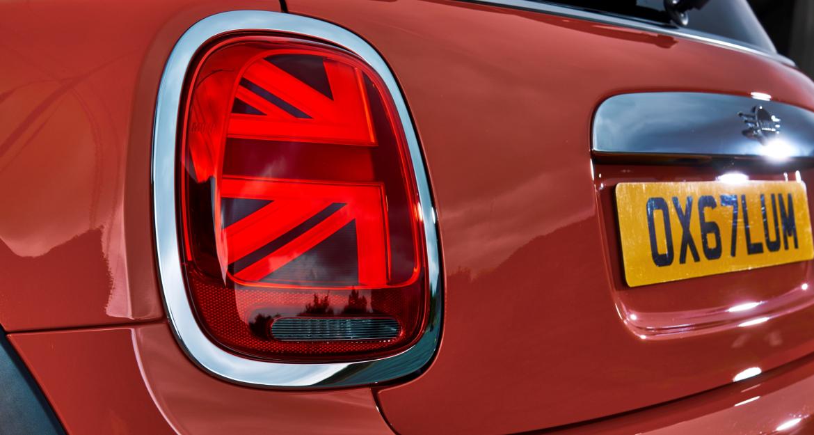 Διαθέσιμο με τιμή από 19.740 ευρώ το ανανεωμένο MINI (pics)