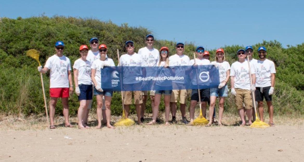 H Volvo Hellas καθάρισε ακτές της Αττικής