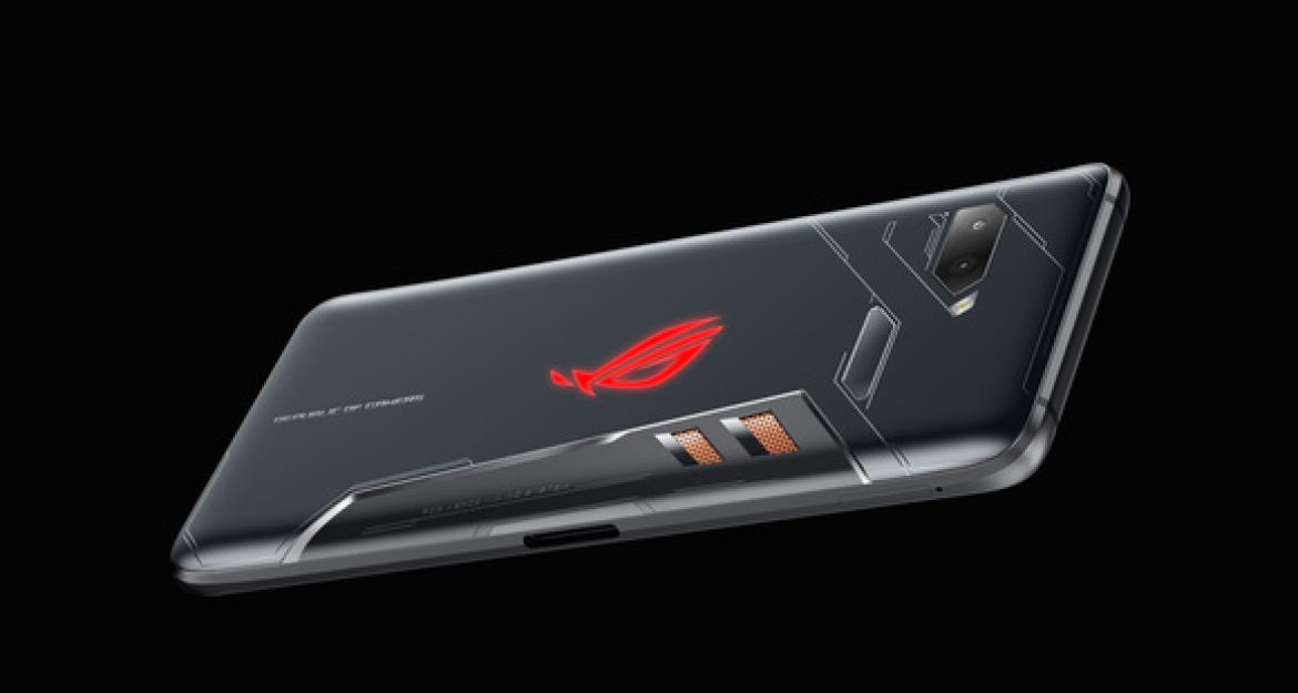 Νέo smartphone αφιερωμένο στους gamers «δια χειρός» Asus 