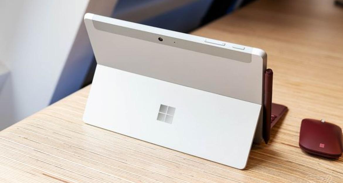 Surface Go: Το νέο tablet της Microsoft «χτυπά» την Apple (pics)