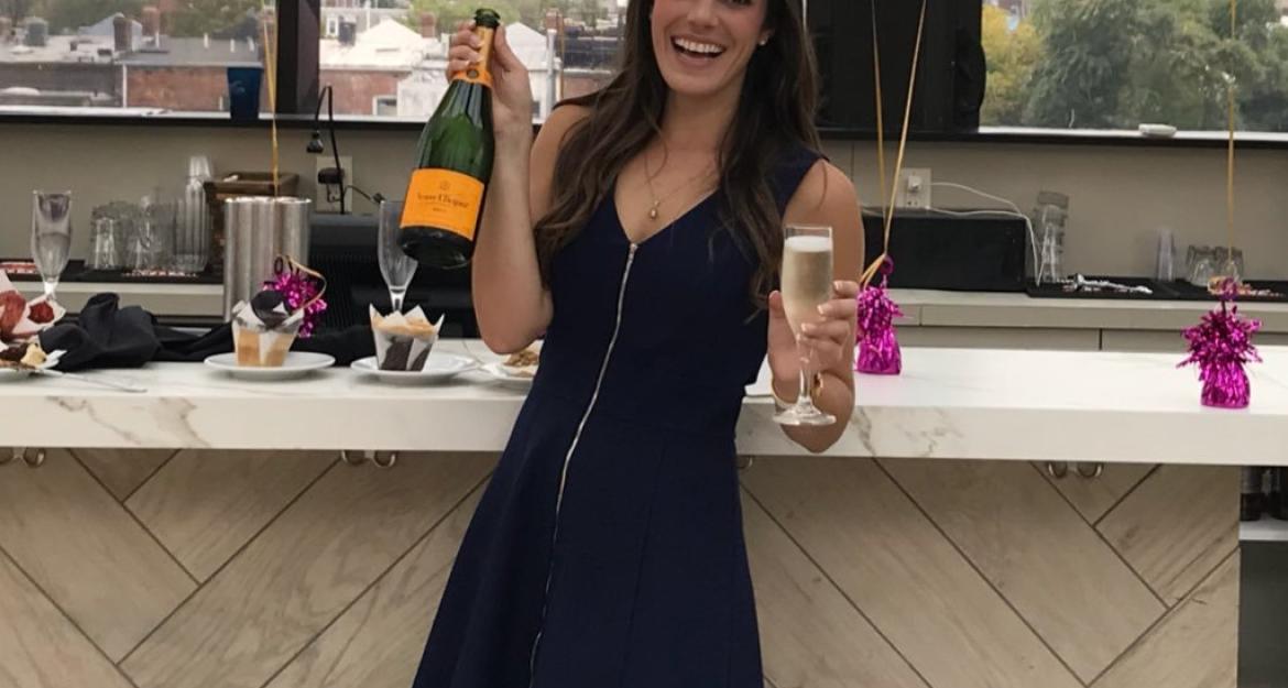 Πόσα κερδίζει η 27χρονη βοηθός του Τραμπ (pics)