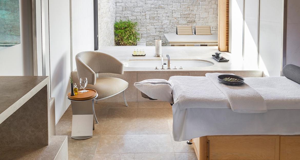 H Grivalia Hospitality αγόρασε το Amanzoe στο Πόρτο Χέλι