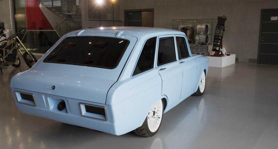 Ηλεκτρικό μοντέλο από την Kalashnikov με στόχο την Tesla 