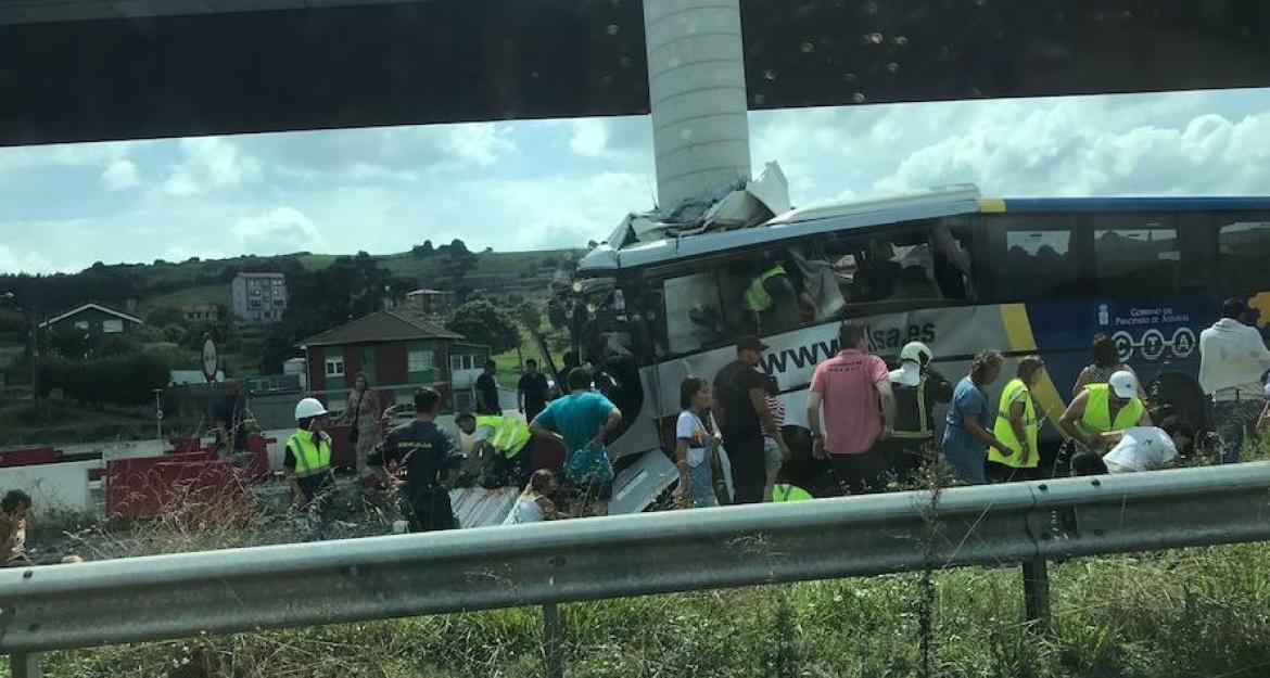 Πέντε νεκροί σε τροχαίο λεωφορείου στην Ισπανία (pics & vid)