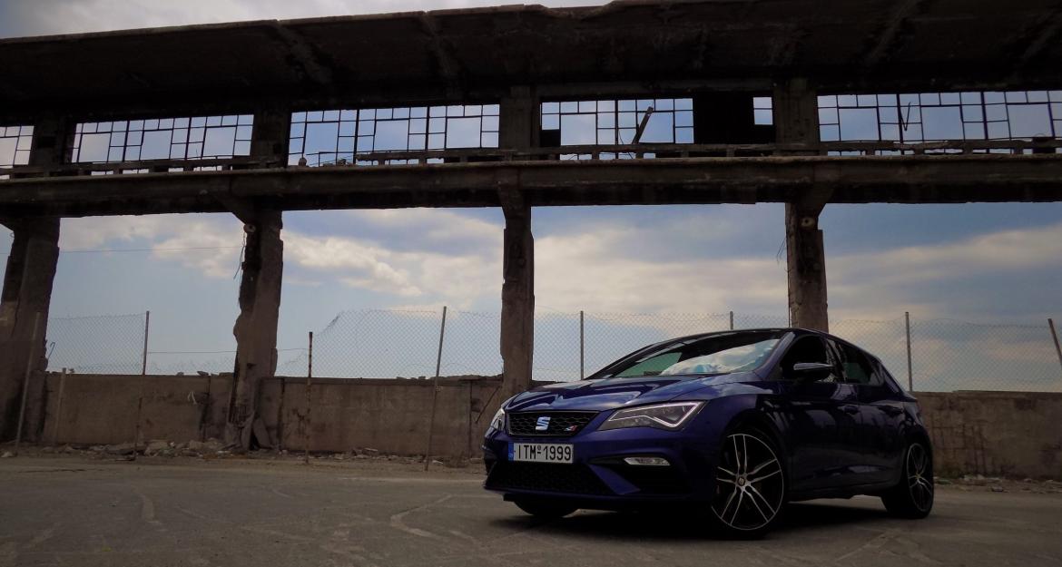 Δοκιμάζουμε το «καυτό» SEAT Leon Cupra των 300 ίππων!