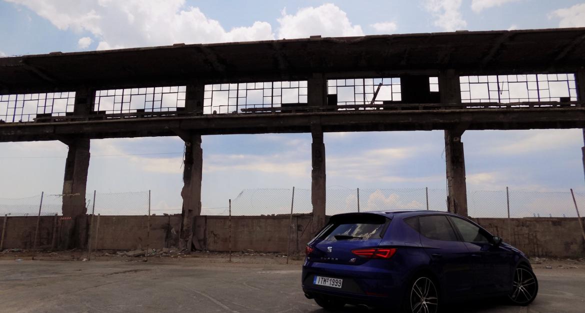 Δοκιμάζουμε το «καυτό» SEAT Leon Cupra των 300 ίππων!