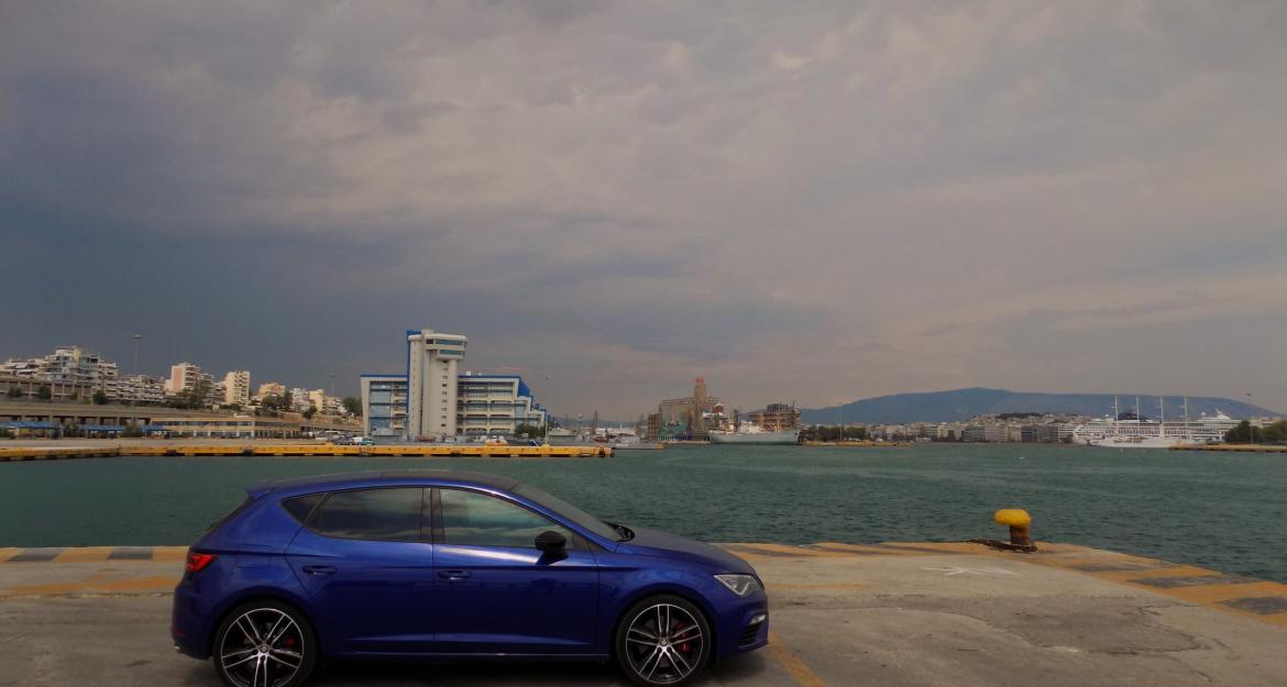 Δοκιμάζουμε το «καυτό» SEAT Leon Cupra των 300 ίππων!