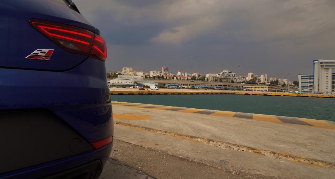 Δοκιμάζουμε το «καυτό» SEAT Leon Cupra των 300 ίππων!