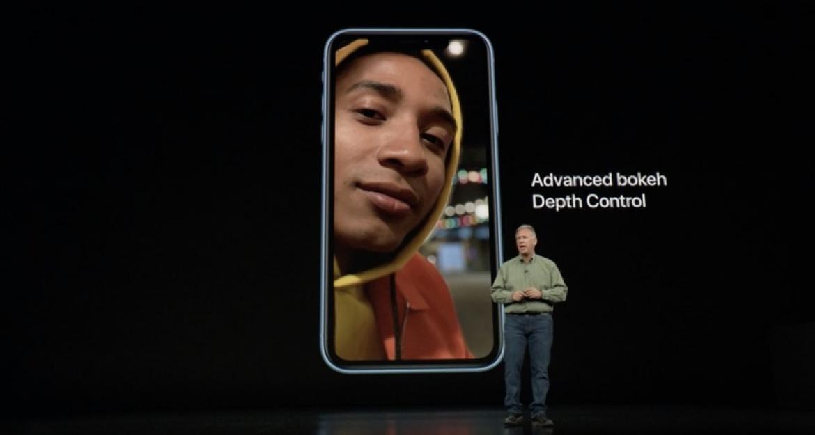 Αυτό είναι το φτηνό νέο κινητό της Apple, iPhone Xr (pics)