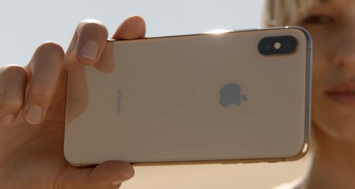 Αυτό είναι το φτηνό νέο κινητό της Apple, iPhone Xr (pics)