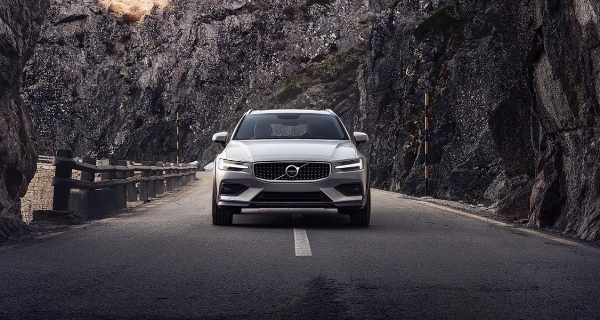 Ακόμη πιο περιπετειώδες το Volvo V60 Cross Country! (pics)