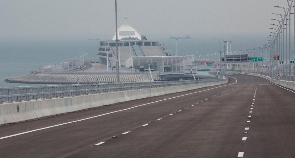 Eγκαίνια για την υπερθαλάσσια γέφυρα των 55 χιλιομέτρων (pics)