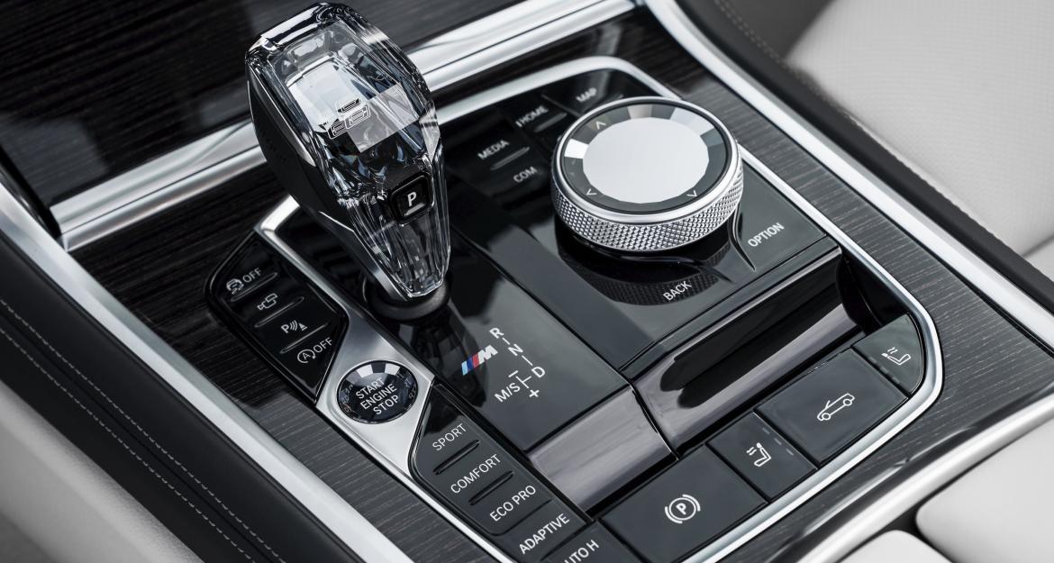 Η ακαταμάχητη γοητεία της νέας BMW Σειράς 8 Convertible! (pics & vid)