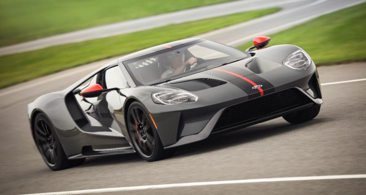Αυτό είναι το αγωνιστικό Ford GT Carbon Series! (pics)