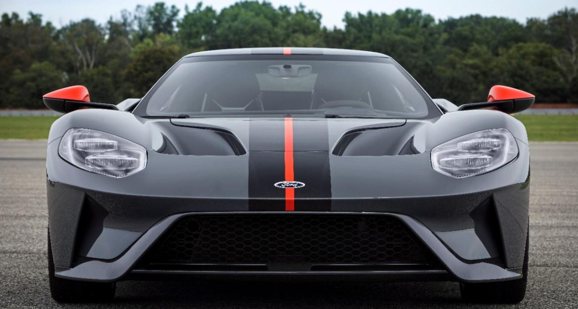 Αυτό είναι το αγωνιστικό Ford GT Carbon Series! (pics)