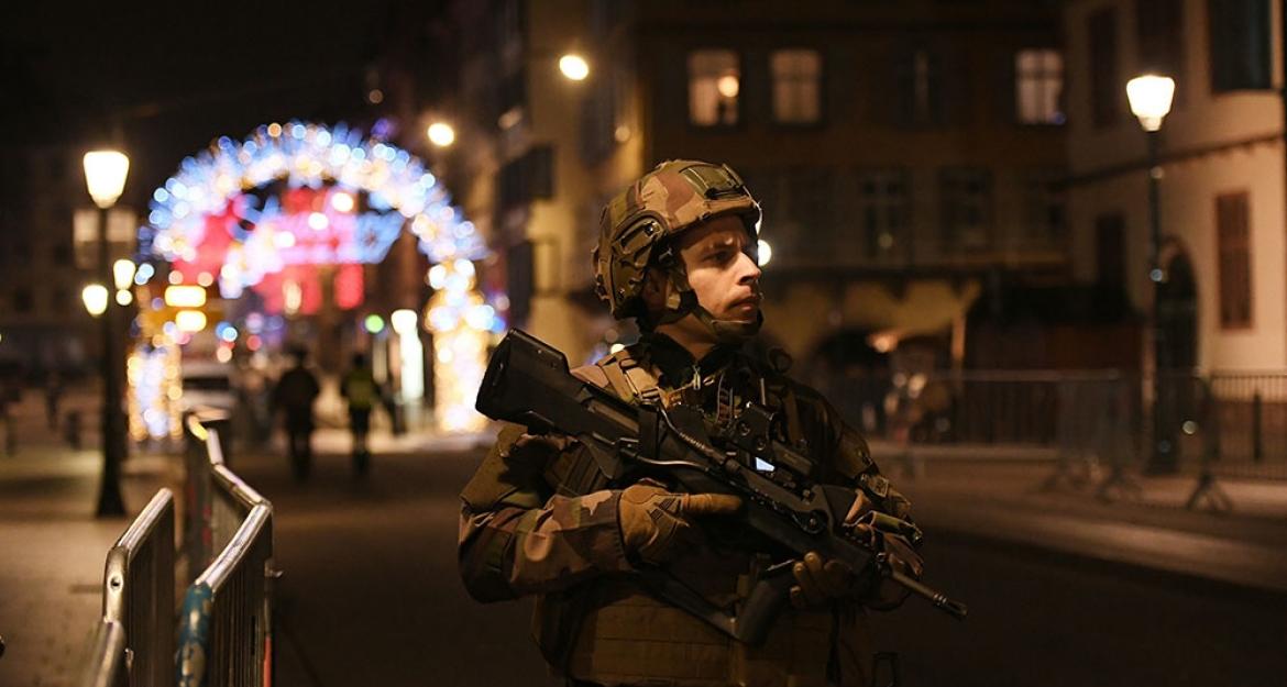 Στρασβούργο: Ανθρωποκυνηγητό για τον εντοπισμό του δράστη - Τρεις νεκροί από την επίθεση 
