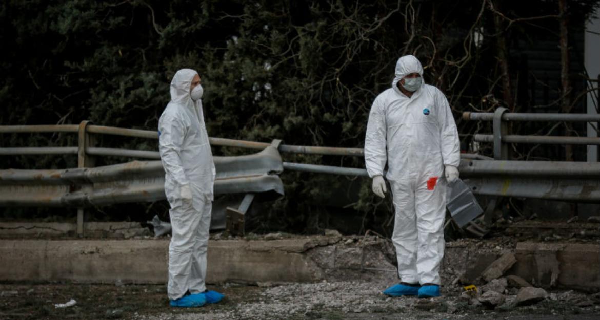 Ισχυρή έκρηξη βόμβας στο ΣΚΑΪ - Πού προσανατολίζεται η Αντιτρομοκρατική (pics & vids)