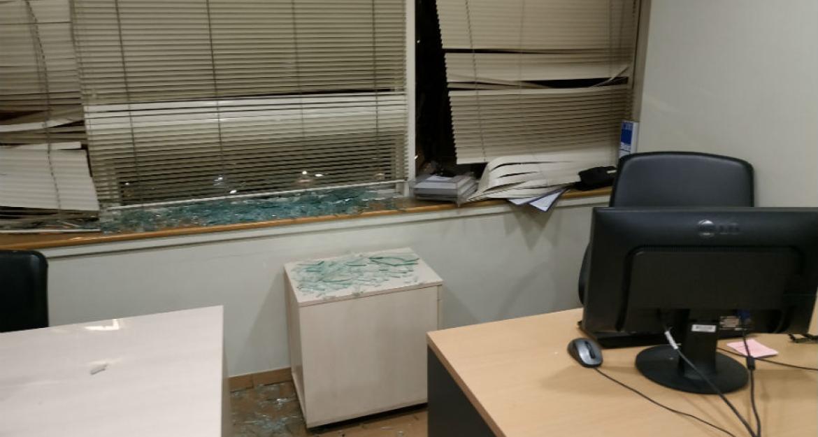 Ισχυρή έκρηξη βόμβας στο ΣΚΑΪ - Πού προσανατολίζεται η Αντιτρομοκρατική (pics & vids)