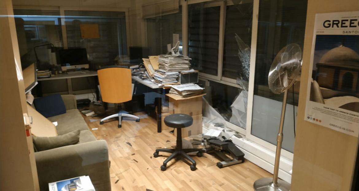 Ισχυρή έκρηξη βόμβας στο ΣΚΑΪ - Πού προσανατολίζεται η Αντιτρομοκρατική (pics & vids)