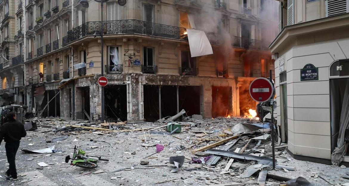 Τρεις νεκροί από έκρηξη στο κέντρο του Παρισιού 