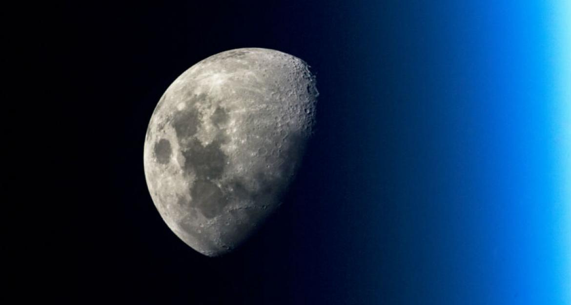 Γεωτρήσεις στη Σελήνη για το πολύτιμο ορυκτό «ρεγόλιθος» σχεδιάζει η ESA (pics)