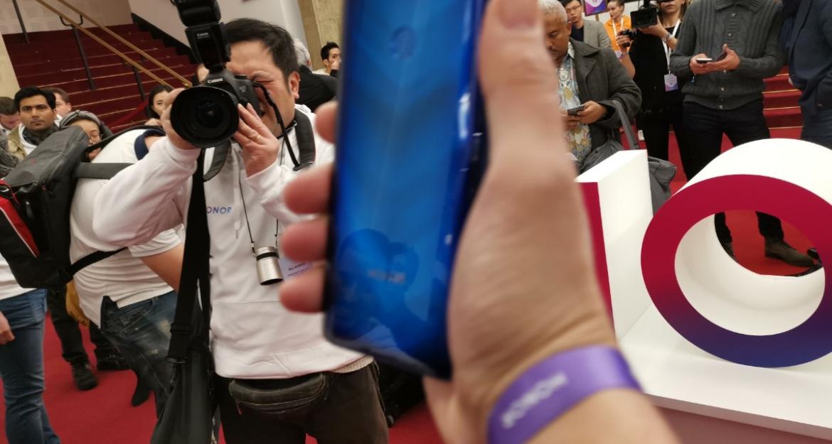 Έφτασε το Honor View 20, το κινητό με κάμερα... 48 mpixel (pics)